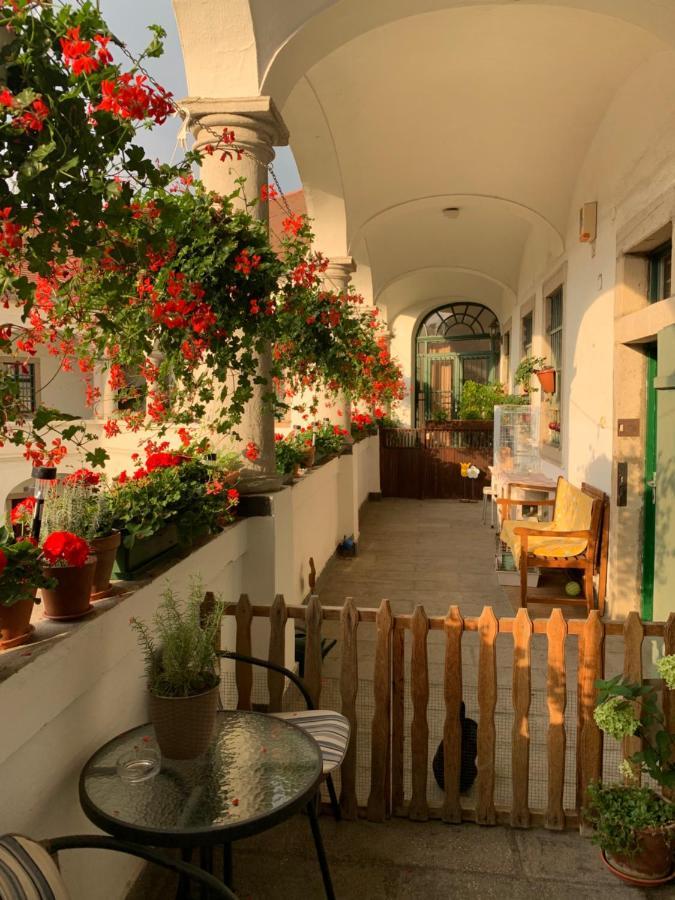 Foter Apartman Eger Buitenkant foto