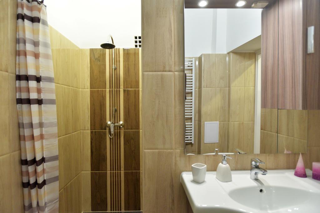 Foter Apartman Eger Buitenkant foto