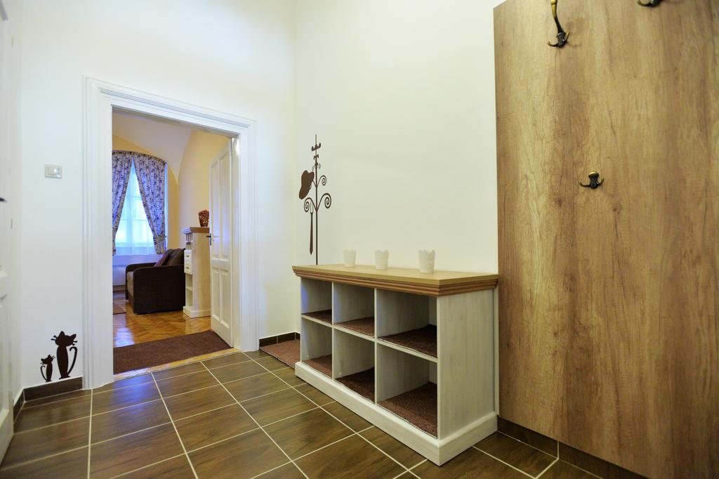 Foter Apartman Eger Buitenkant foto