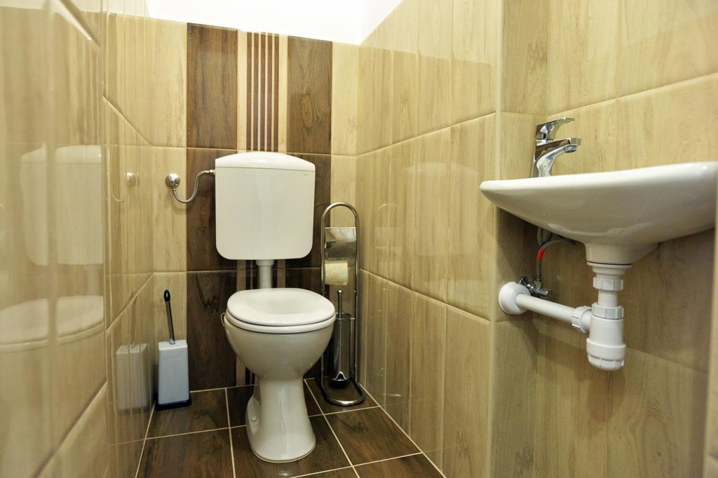 Foter Apartman Eger Buitenkant foto